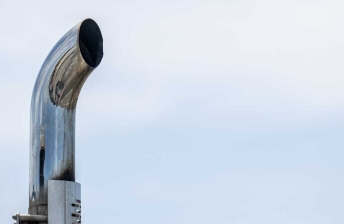EPA proposes weakening heavy truck pollution rules