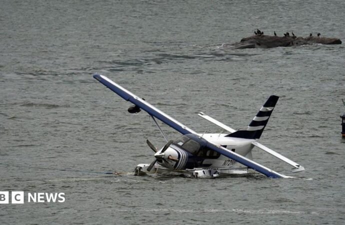 Eight rescued from seaplane that landed in Manhattan’s East River