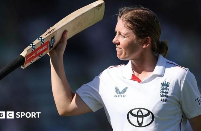 England vs India: Heather Knight and Tammy Beaumont fall narrowly as hosts face heavy defeat