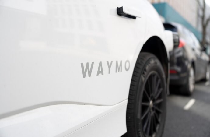 Feds Demand Self-Driving Vehicle Companies Stop Interfering with First Responders | TechCrunch