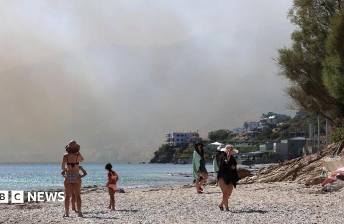 Fires in Crete: Thousands evacuated as wildfires in Europe continue to rage