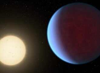 Found: a rocky exoplanet with an atmosphere: could it host life?
