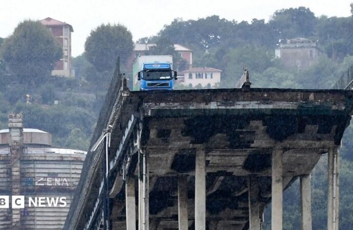 Genoa bridge disaster: families of 43 victims await verdict