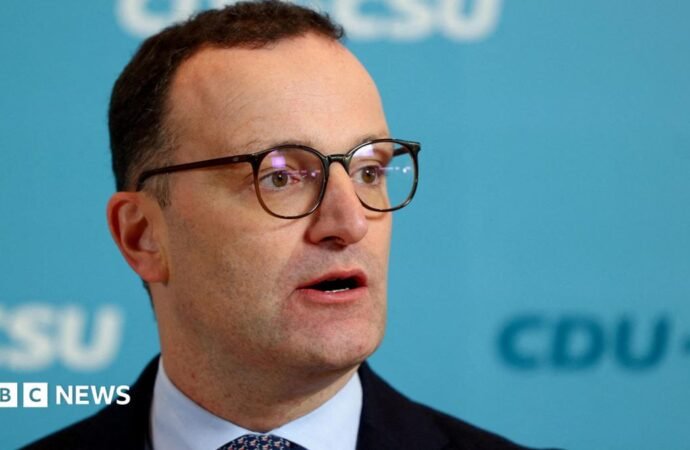 German politician resigns over controversy over surrogacy
