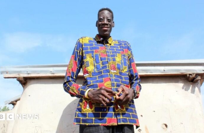Ghana mourns its tallest man, the Awuche, a “generous and popular giant”