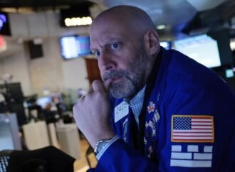 Global stocks plunge as fears over AI chips and energy worries grip markets