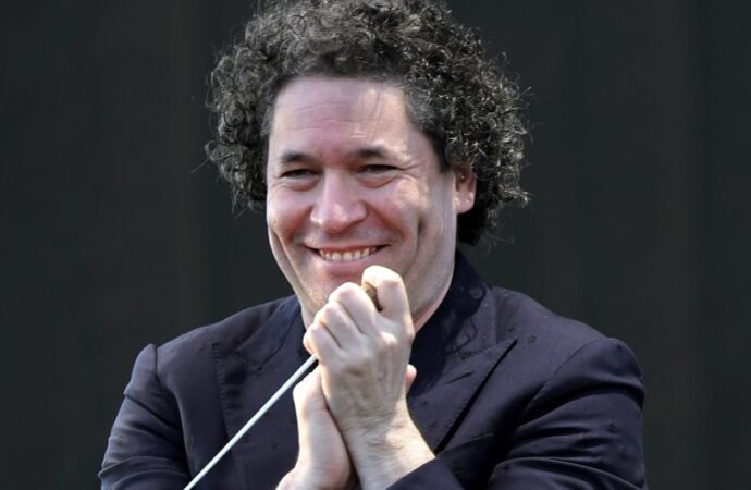 Halftime of the World Cup final adds the New York Philharmonic and the Simón Bolívar Symphony Orchestra of Venezuela, which will be conducted by Gustavo Dudamel (EXCLUSIVE)
