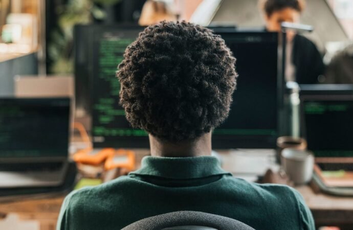 He secretly has 2 jobs: he earns $330,000 and doesn’t worry about money
