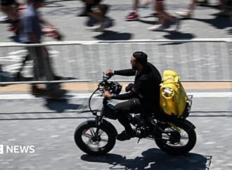 Heat wave prompts Italian delivery drivers to strike to demand additional rights