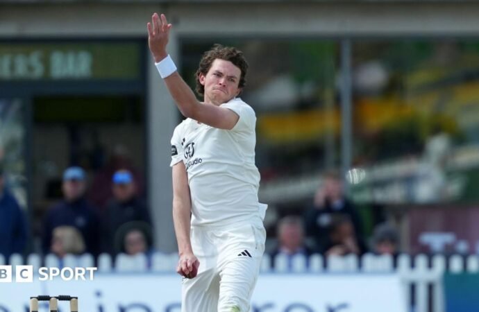 Henry Brookes: Gloucestershire sign Middlesex fast bowler