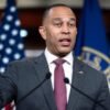 House Democratic Leader Hakeem Jeffries kicks off 100 days until midterms with affordability agenda