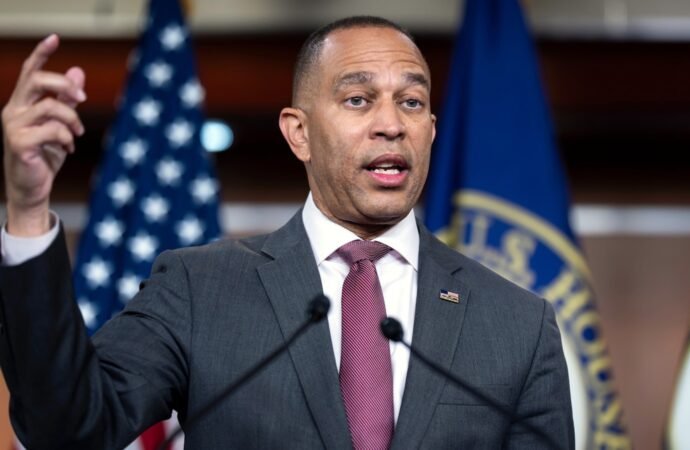 House Democratic Leader Hakeem Jeffries kicks off 100 days until midterms with affordability agenda