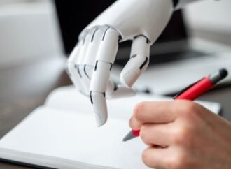 ‘Humanizer’ tool can erase signs of text written by AI: alarms scientists