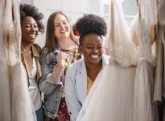 I worked in a bridal salon for 7 years. Here are 6 big mistakes I’ve seen brides make when shopping for a wedding dress.