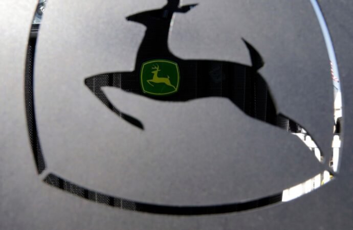 John Deere owners will have the right to repair their own equipment under new agreement