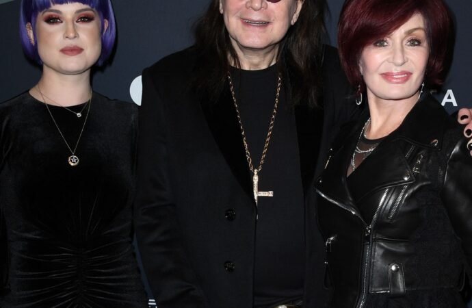 Kelly Osbourne writes heartbreaking letter on Sharon and Ozzy’s anniversary