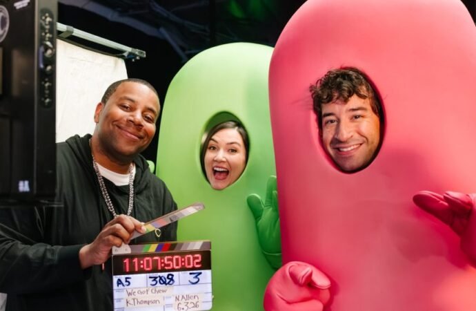 Kenan Thompson Tries Directing Hot Spot Commercials for Mike & Ike Candies