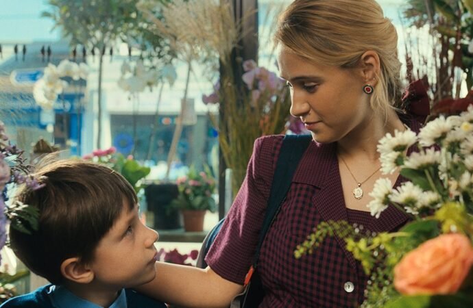 ‘Learning to Breathe Underwater’ Review: A Shark on the Roof Covers a Hole in the Heart in an Empathic Delight for the Audience