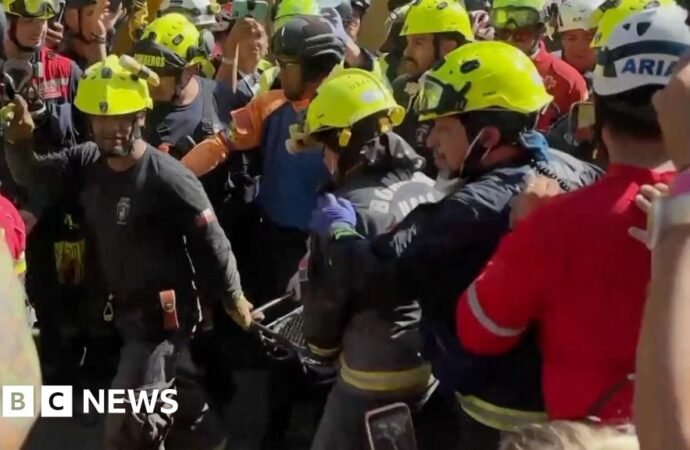 Man rescued from rubble eight days after Venezuela earthquake