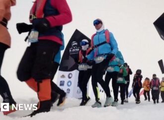 Marathon runners compete on drifting sea ice at the North Pole