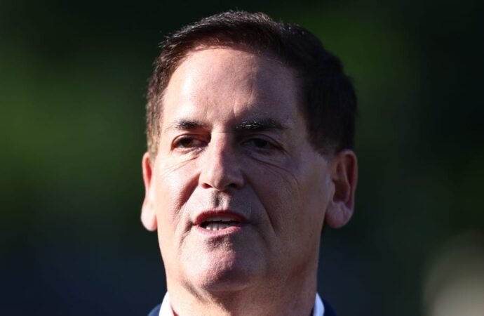 Mark Cuban explained why he thinks companies should offer stock to all employees