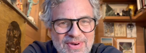 Mark Ruffalo, Sarah Jessica Parker and Margaret Atwood issue warning against Trump on July 4