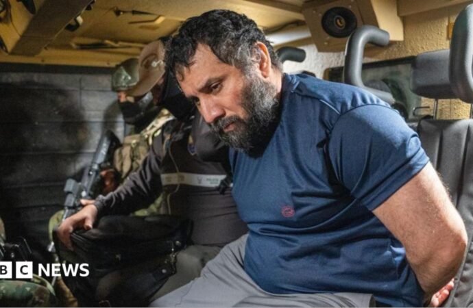 Men disguised as police officers kill the brother of an Ecuadorian drug trafficker
