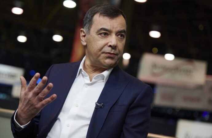 Mobileye CEO Amnon Shashua to step aside as company moves into robotaxis and robotics | TechCrunch