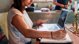 More and more women earn as much as their husbands, but they still do more at home