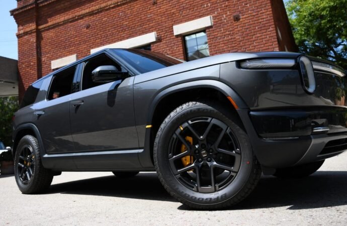 New California EV Incentive Gives Rivian and Lucid an Advantage