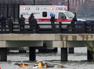 New York helicopter that crashed and killed 6 people last year showed signs of bird strike: NTSB