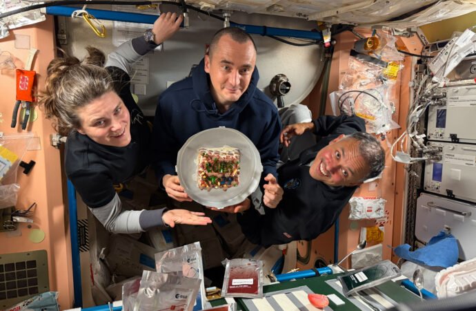 New crew members welcomed to the International Space Station – NASA