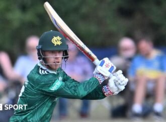 Nottinghamshire beat Warwickshire by three wickets in the One-Day Cup