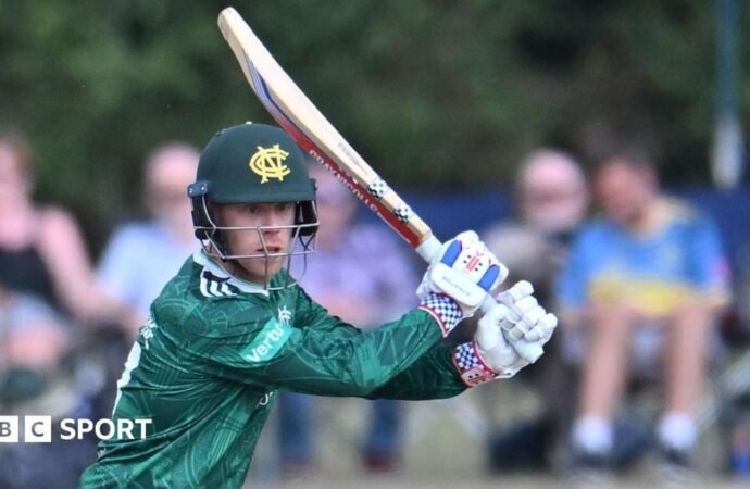 Nottinghamshire beat Warwickshire by three wickets in the One-Day Cup
