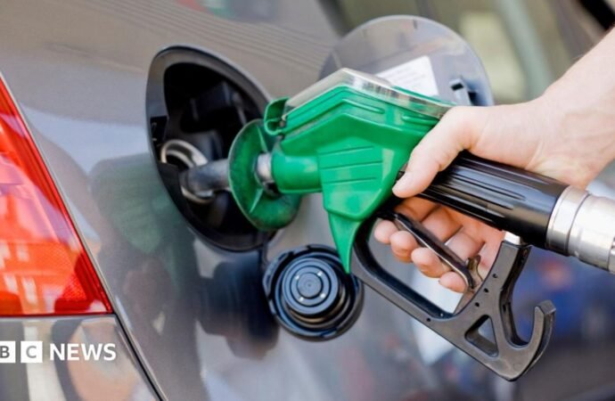 Oil price falls as the United States and Iran suspend their attacks