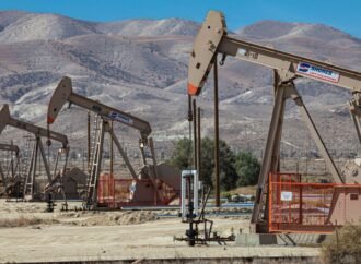 Oil prices plummet on renewed optimism about US-Iran peace