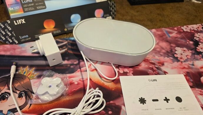 REVIEW: LIFX Luna Smart Lamp, the beautiful light that reflects your style