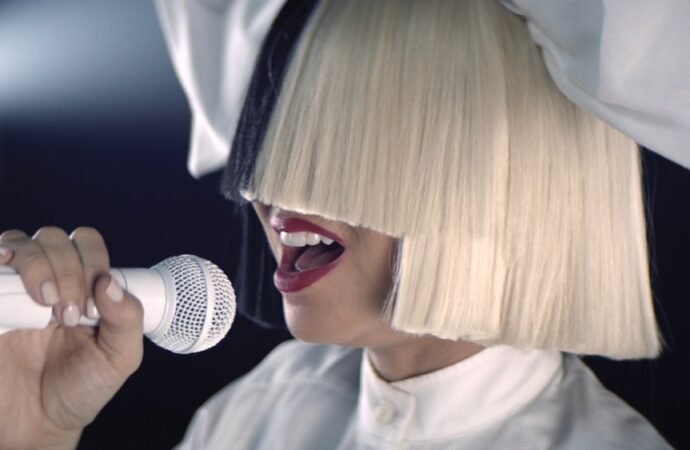 Review of ‘Sia: Nostalgic for the Present’: a 2016 concert film, but one that channels the mystery and power of Sia
