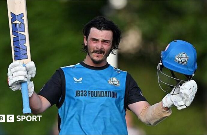 Rob Jones: Worcestershire batsman to retire at end of 2026 season