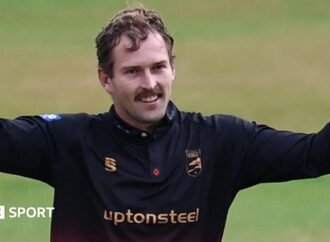Ruan de Swardt: South Africa all-rounder extends stay in Leicestershire
