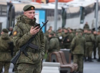 Russian troops survive an average of 30 minutes on the Ukrainian battlefield: CIA director
