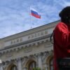 Russians turn to cash, adding pressure on slowing wartime economy