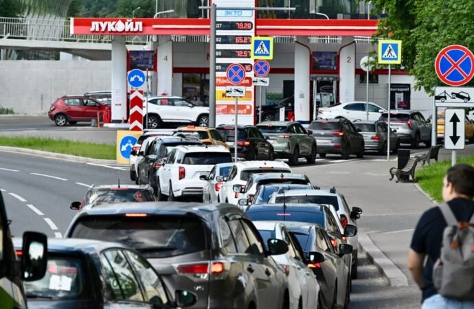 Russia’s worst fuel crisis in years deepens as governor warns gasoline will remain ‘unavailable’