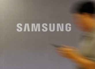 Samsung’s record profits no longer enough for investors