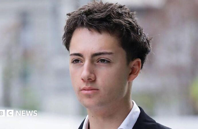 Singapore fines French teen for iJooz vending machine straw licking trick