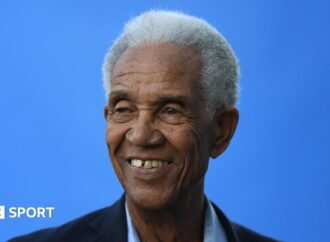 Sir Garfield Sobers: West Indies cricket legend dies aged 89
