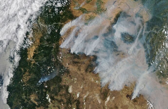 Smoke blankets in Oregon – NASA Science