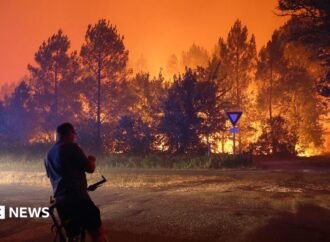 Some 12,000 evacuees in France catch fire and a firefighter dies in Italy