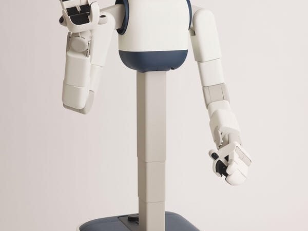 Sunday Robotics says its robot can fold clothes it has never seen in unfamiliar homes