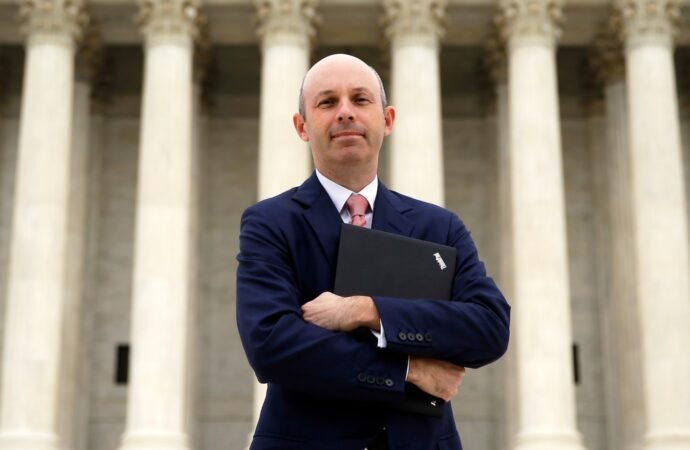 Supreme Court litigator jailed in tax evasion case after betting on poker
